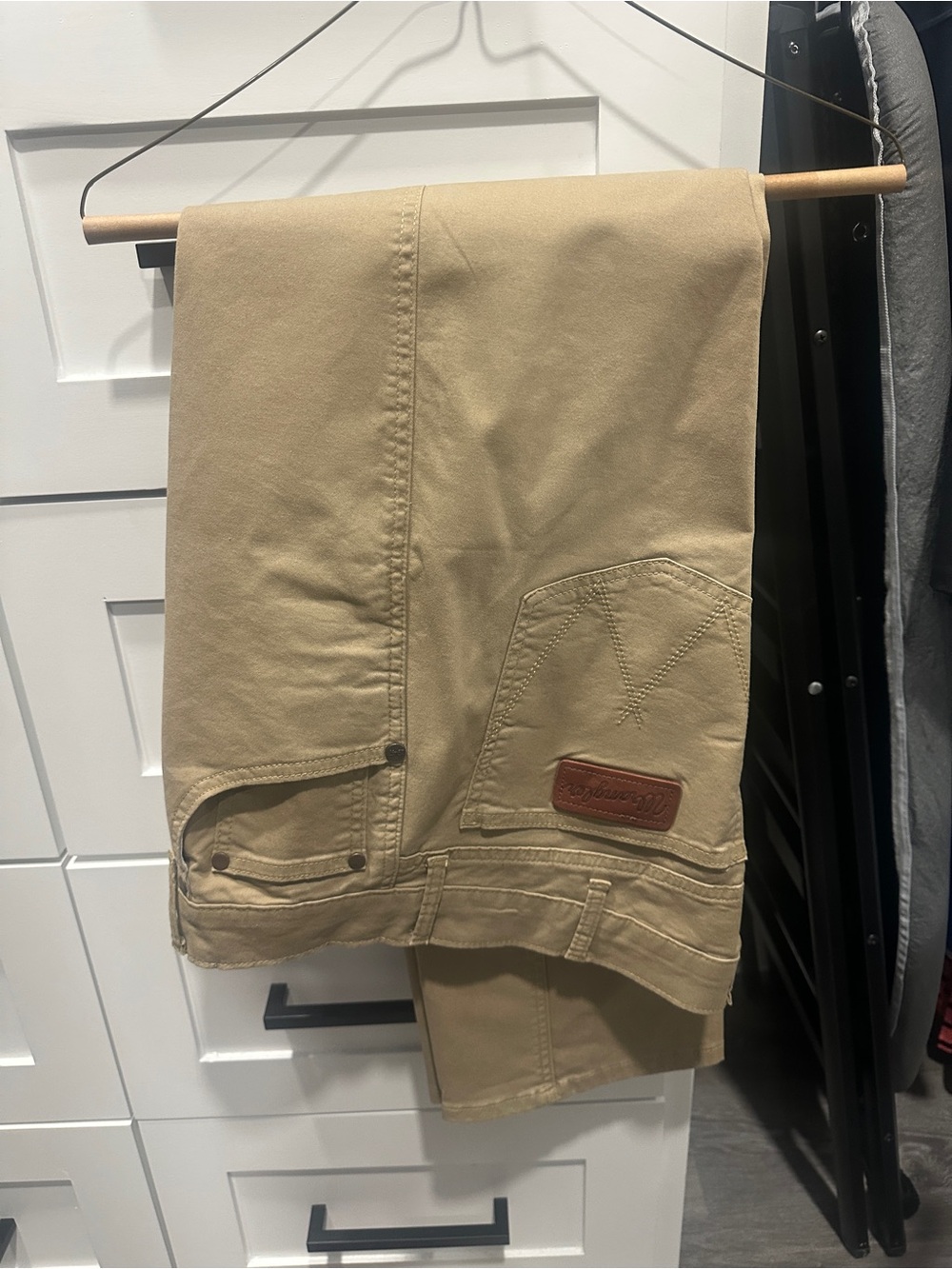 Wrangler Retro Slim Straight Tan